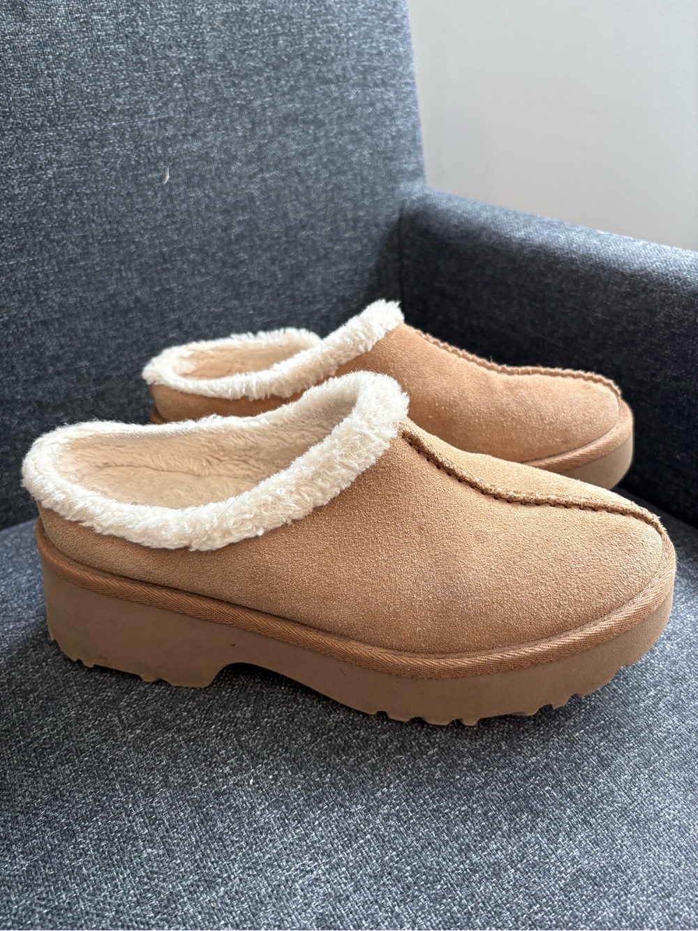 UGG Women's Chestnut Slip-On Suede Clogs with Cream Sherpa Collar
